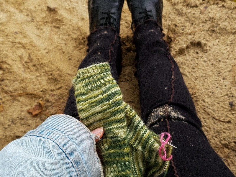 Show Notes: a doll bonnet, bifurcate vest *dilemma*, and some natural&nbsp;dying